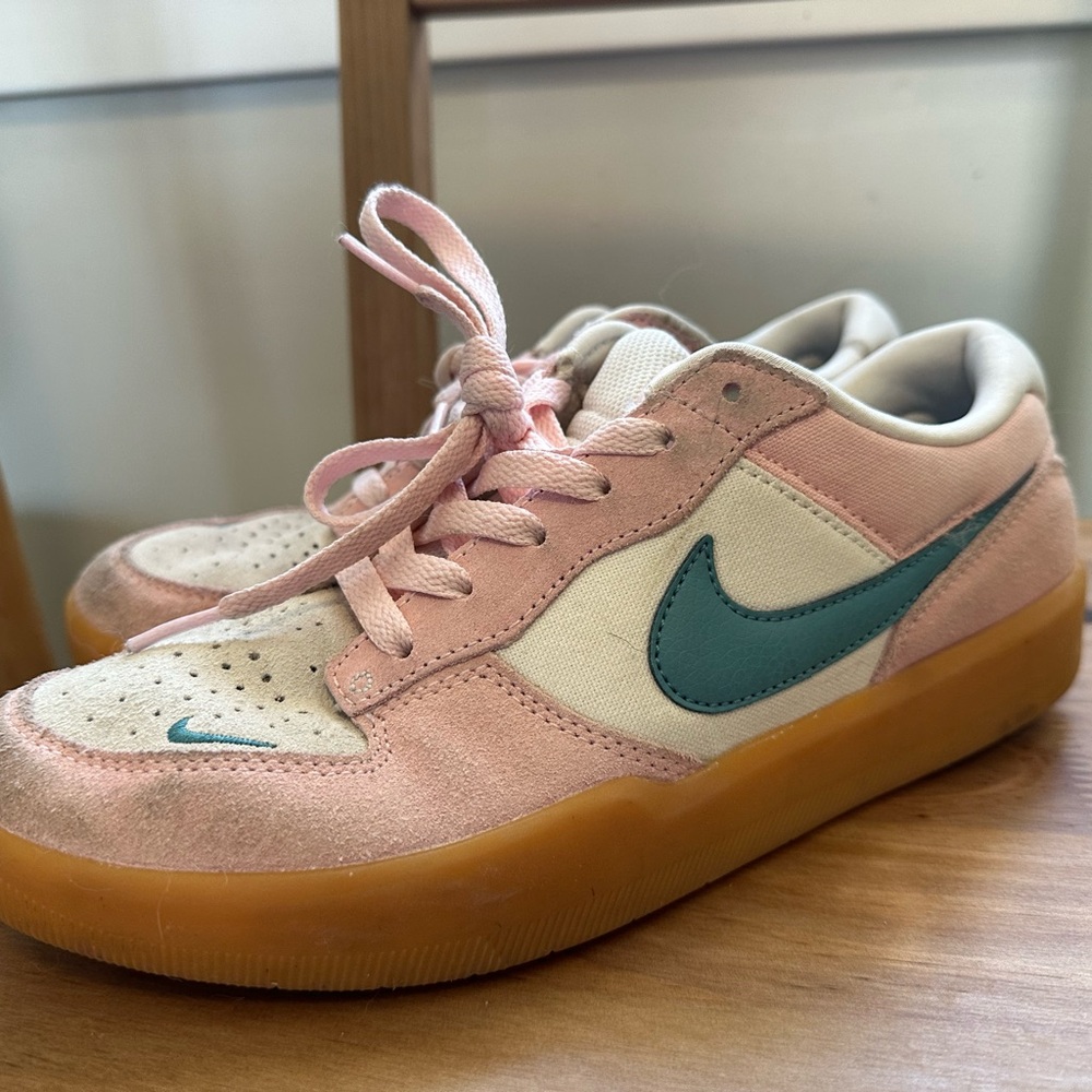 Nike Pink and Teal SB skateboard sneakers size 8